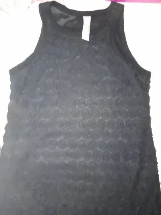 Vestido negro con rosas