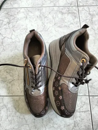 Bambas plataforma nuevas talla 38.