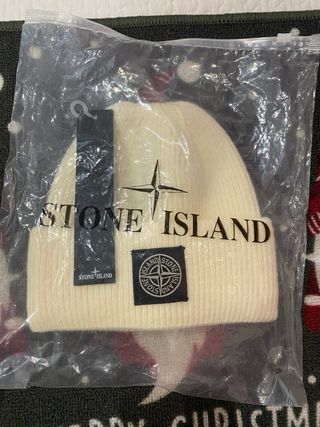 Gorro Stone Island Beige Negro