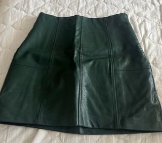 Falda polipiel verde