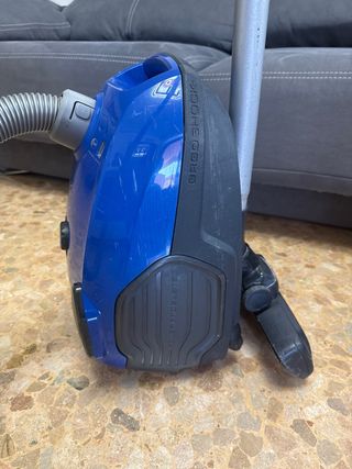 Aspiradora AEG de bolsa