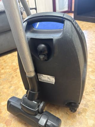 Aspiradora AEG de bolsa