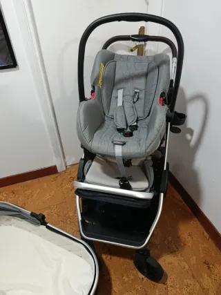 Carro de bebé con silla de coche