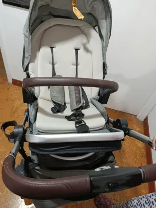 Carro de bebé con silla de coche