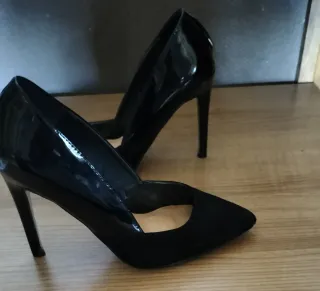 Zapatos de tacón negros para mujer