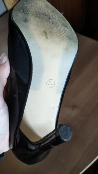 Zapatos de tacón negros para mujer