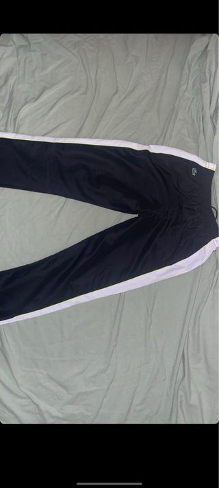 Chándal deportivo blanco y negro