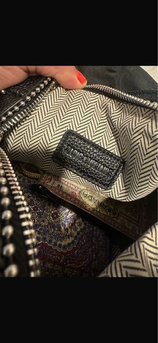 Bolso Negro con Tachuelas