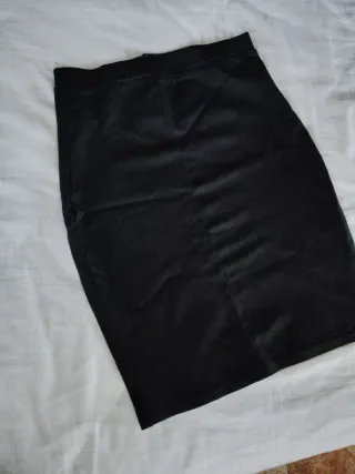Falda lápiz negra