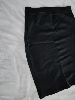 Falda lápiz negra