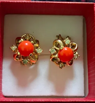 Pendientes antiguos coral y dorado