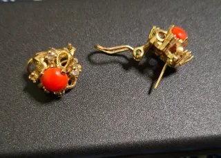 Pendientes antiguos coral y dorado