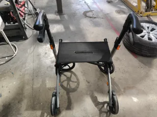 Andador Silla Plegable con Frenos