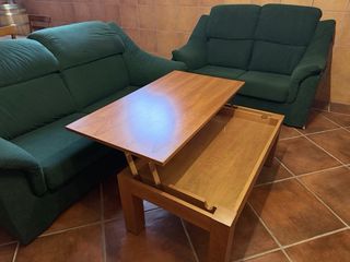 Salón completo: Sofá, mesa y sillas