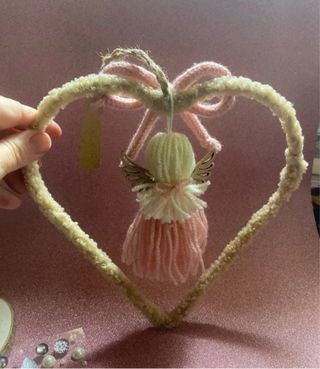 Angelo decorativo cuore rosa