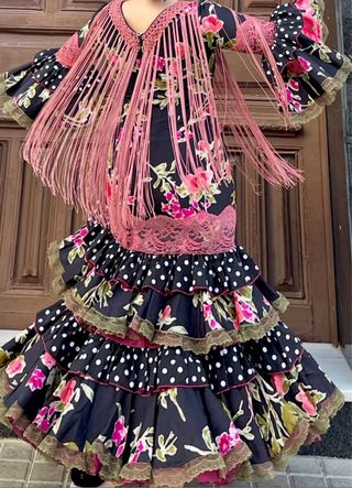Traje Flamenca Negro CON FLECOS T4042 PRECIOSO