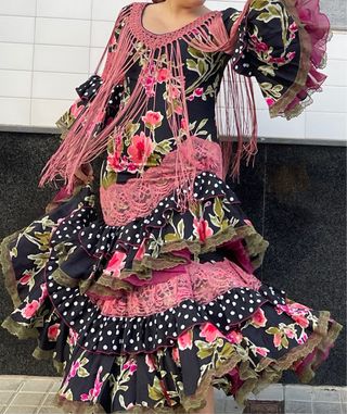 Traje Flamenca Negro CON FLECOS T4042 PRECIOSO