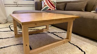 Mesa de centro elevable de madera