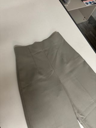 Pantalón Zara Talle Alto Gris