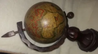 Globo terráqueo rústico madera antiguo