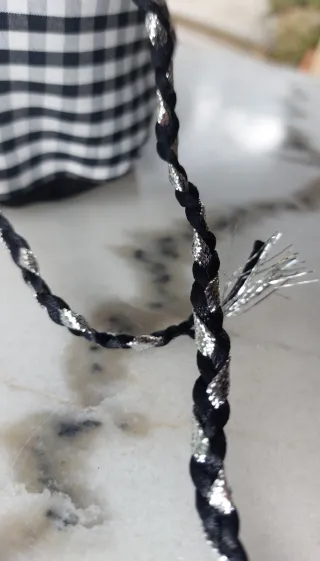 Bolso neceser cuadros blanco y negro. Sin estrenar