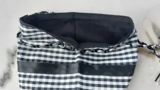 Bolso neceser cuadros blanco y negro. Sin estrenar