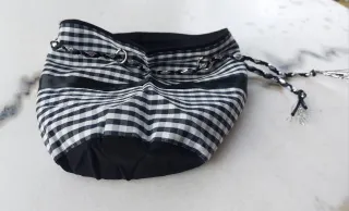 Bolso neceser cuadros blanco y negro. Sin estrenar