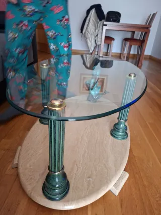 Mesa de salón cristal  y marmol