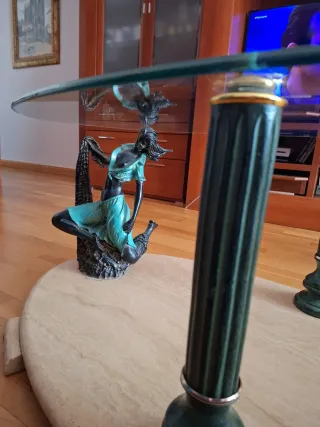 Mesa de salón cristal  y marmol