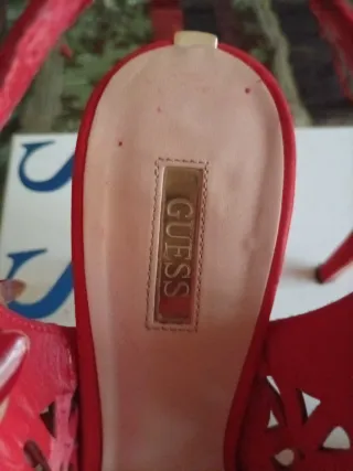 Scarpe tacco Guess scamosciate rosse