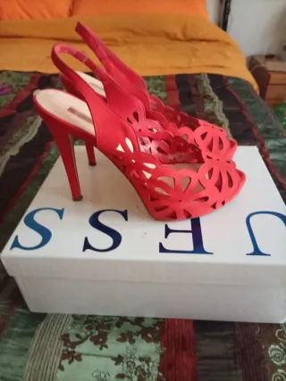 Scarpe tacco Guess scamosciate rosse