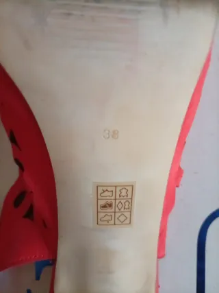 Scarpe tacco Guess scamosciate rosse