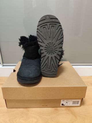 Botas UGG Negras Talla 37 con Lazo