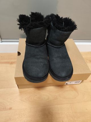 Botas UGG Negras Talla 37 con Lazo