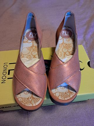 Sandalias Fly London Salmón