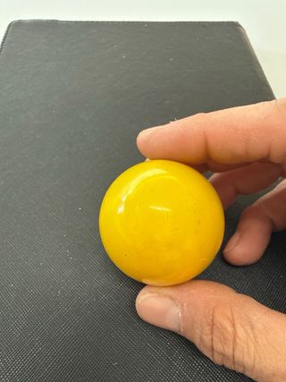 Huevo de zurcir amarillo