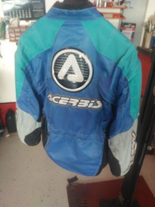 Conjunto chaqueta rodilleras protecciones hebo