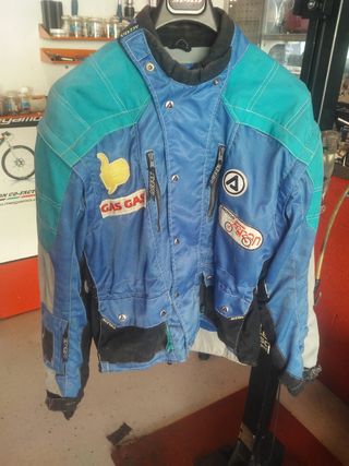 Conjunto chaqueta rodilleras protecciones hebo