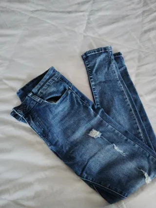 Pantalón vaquero desgastado azul