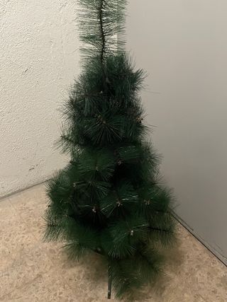 Árbol de Navidad Sintético Realista