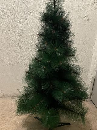 Árbol de Navidad Sintético Realista