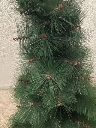 Árbol de Navidad Sintético Realista
