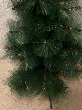 Árbol de Navidad Sintético Realista