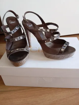 Sandalias Castañer Marrón y Dorado Tacon