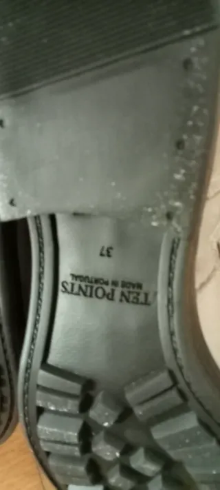 Botas altas grises con cordones, cierre cremallera