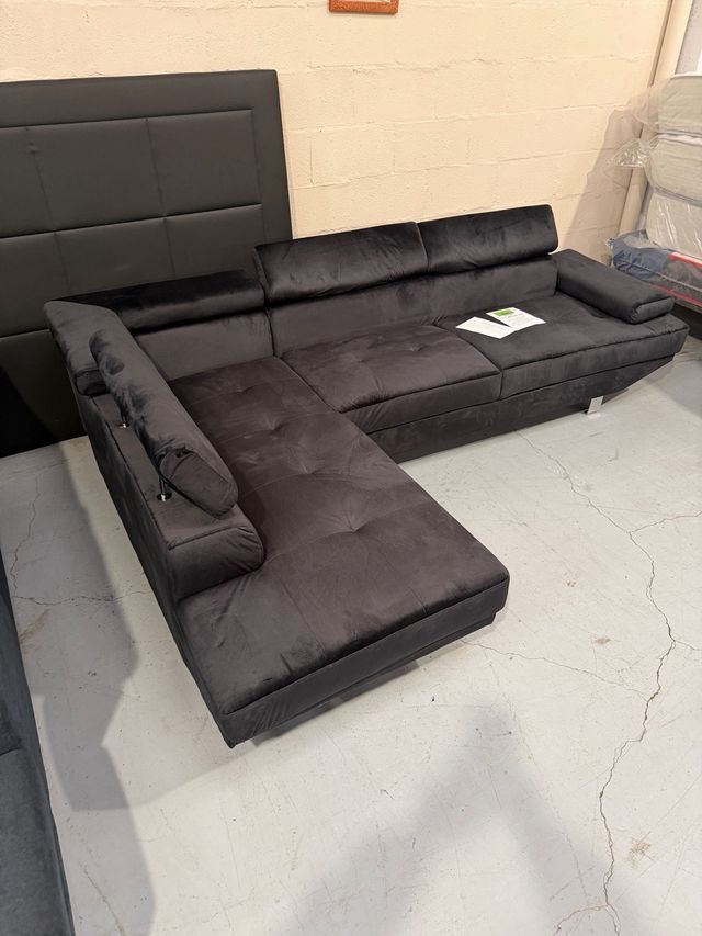 Sofá de rincón Daniela gris terciopelo