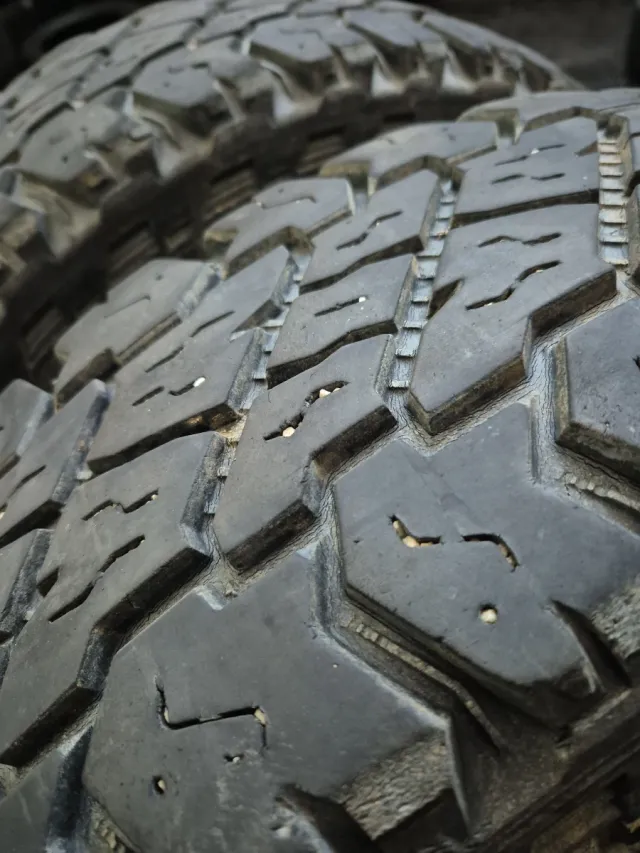 Neumáticos 4x4 235/85 R16