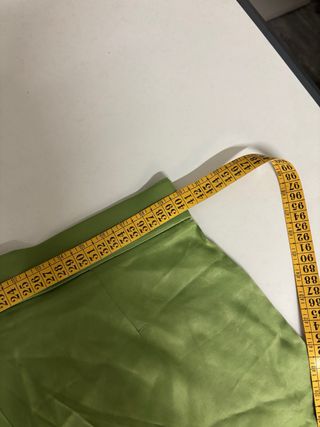 Pantalón Zara acampanado satinado