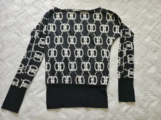 Blusa estampada negra y blanca