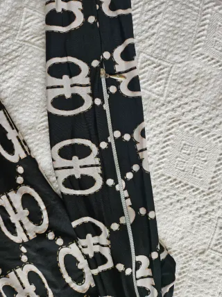 Blusa estampada negra y blanca